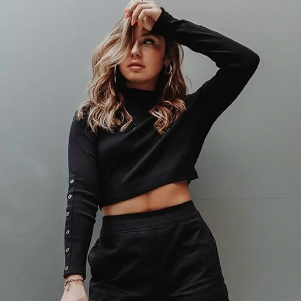 The Drop UK Milenalesecret Black Ribbed Crop Button Sleeve Top Large